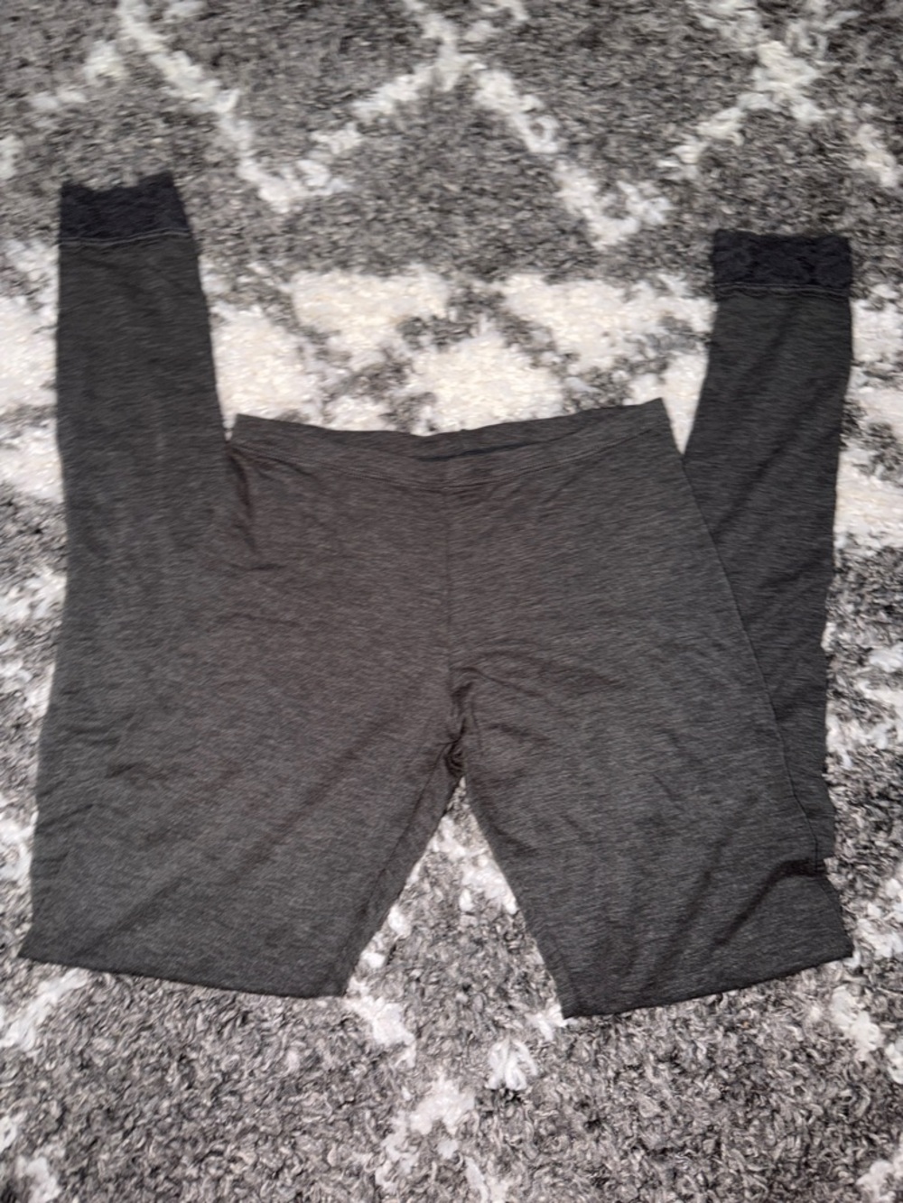NWOT Uniqlo Women’s Heattech Dark Gray Stretch Leggings with lace trim - S